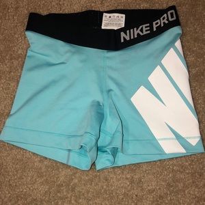 NIKE PRO DRI-FIT WOMEN’S TRAINING SHORTS
